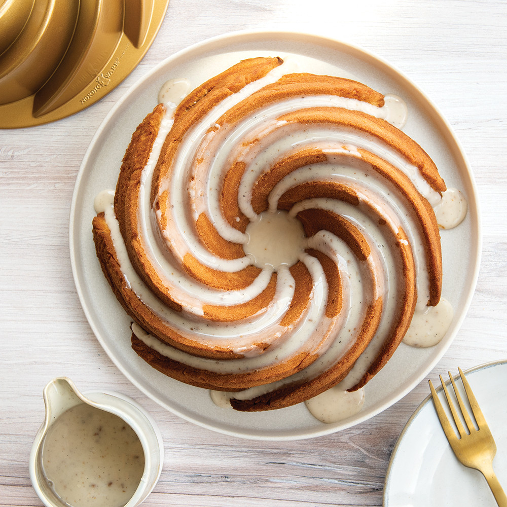 Nordic Ware Heritage Bundt Pan 2.36L - Image 3
